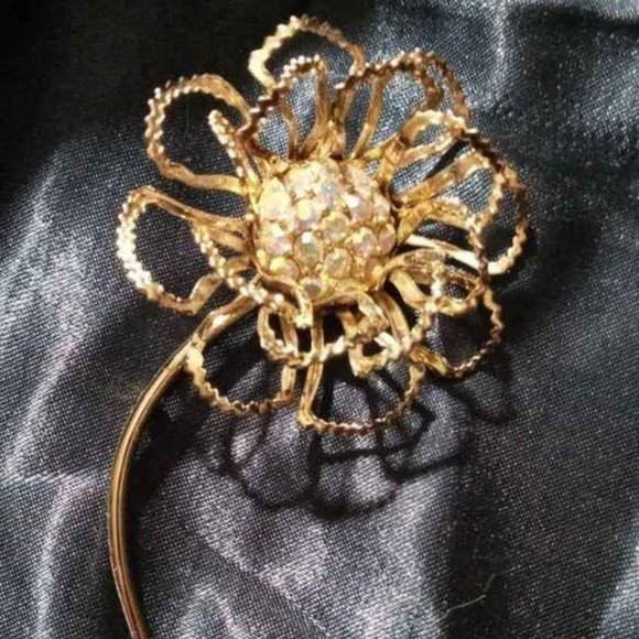 VTG 60'S SARAH COVENTRY SILVER TONE LARGE AURORA BOREALIS FLORAL PIN - Picture 1 of 3